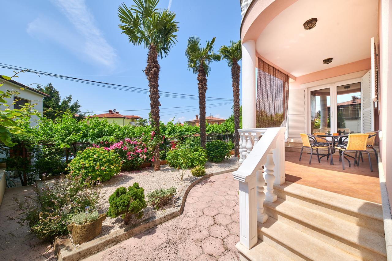 Apartments Angela Umag Exterior foto